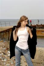 宝博老版本下载安装 目が覚めると孤児院の前に置き去りにされていた